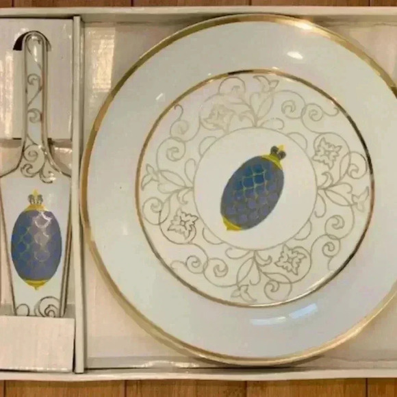 Porcelain Egg Cake Plate & Server  NWT - Picture 1 of 9
